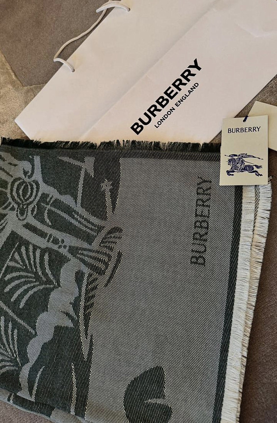 Burberry Палантин