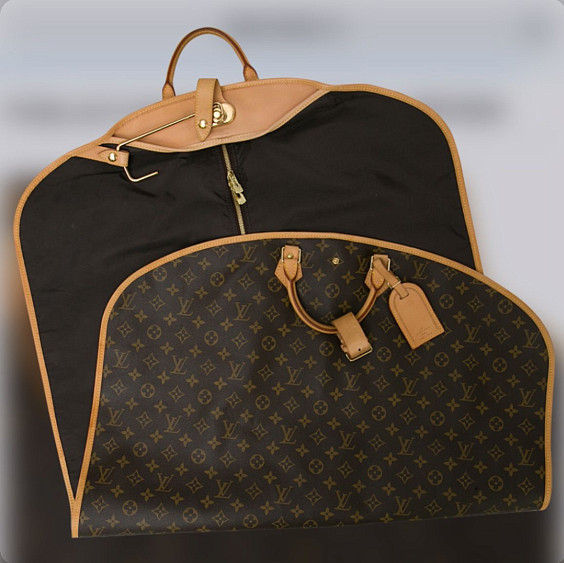 Louis Vuitton Кофр для одежды