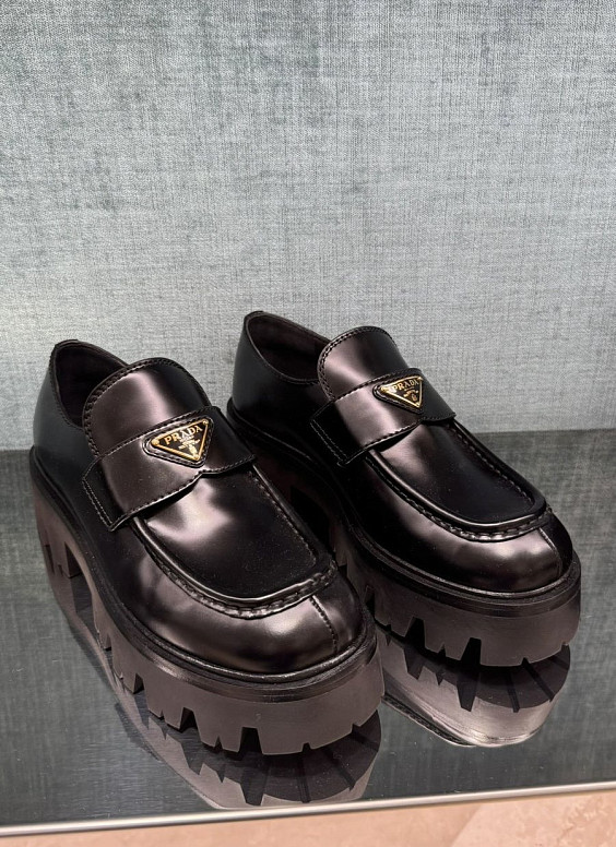 Prada Лоферы