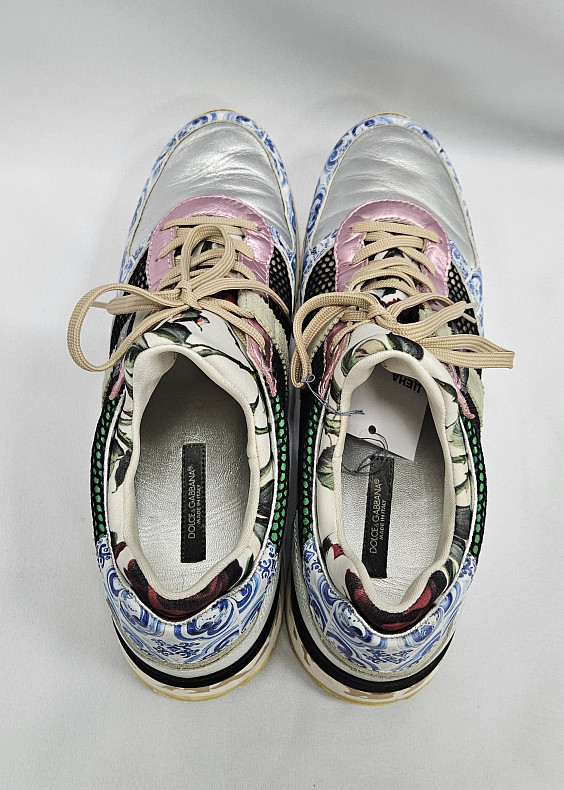 Кроссовки смотреть фото