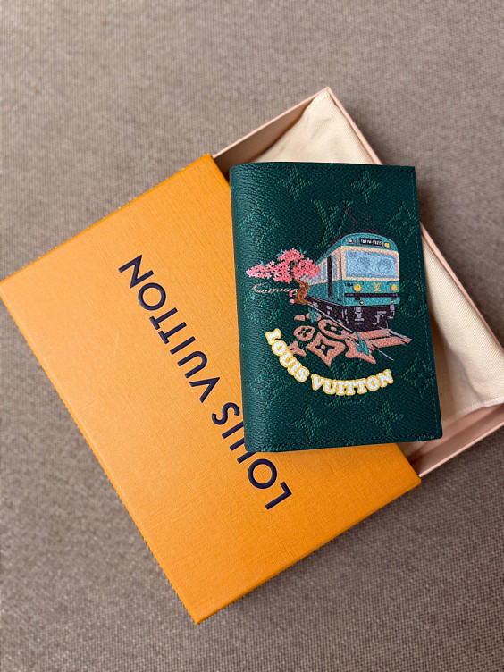 Louis Vuitton Обложка на паспорт