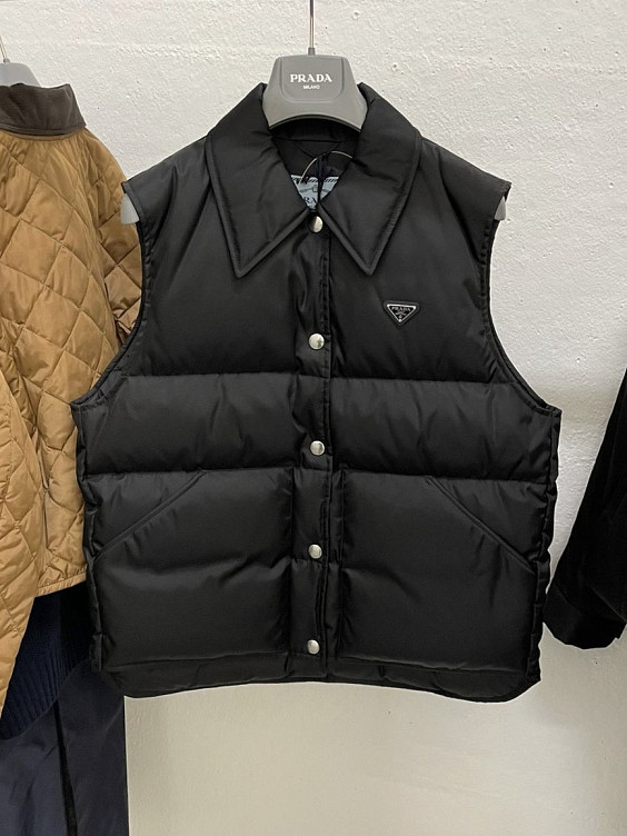 Prada Жилетка